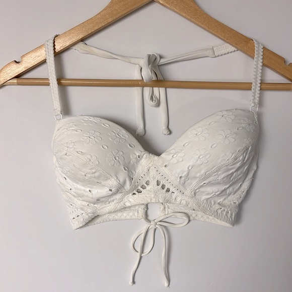 Robin Piccone Other - Robin Piccone White Eyelet Bikini Top